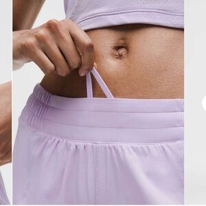 Lululemon Hotty Hot High-Rise Lined Short 4", sz 8, Like New, Lavender Frost